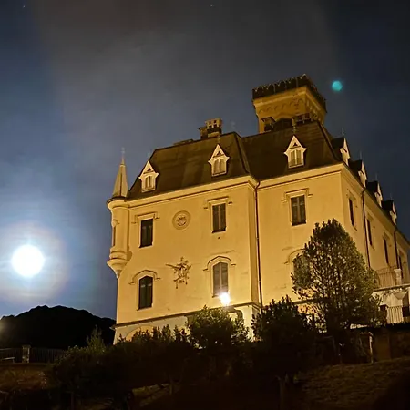 Апартаменты Castle - A Magic Retreat